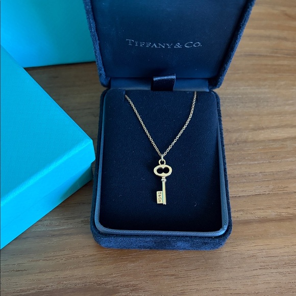 Tiffany 18k Rose Gold Necklace - Picture 2 of 6